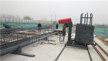 柳州2022歡迎咨詢 數(shù)控鋼筋籠滾焊機(jī)自動焊接